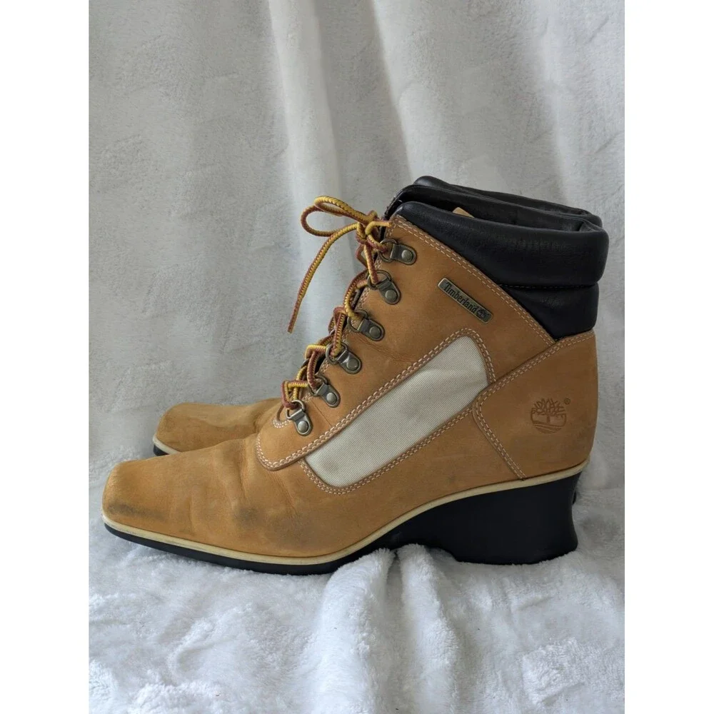 Women's Timberland Wedge Chukka  Boots - Size 7.5